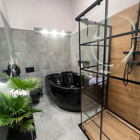 Loft W Centrum Z Jacuzzi Breslavia Exterior foto