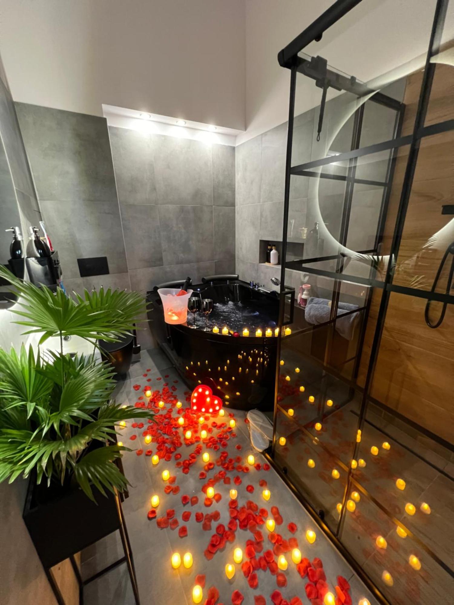 Loft W Centrum Z Jacuzzi Breslavia Exterior foto